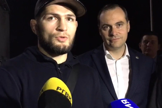 Чемпион UFC Хабиб Нурмагомедов прилетел в Махачкалу после победы над Порье