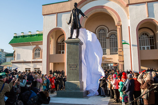 Ждали 20 лет: в Уфе открылся памятник Габдулле Тукаю