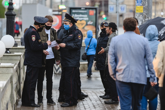 5 тыс. полицейских вышли на защиту режима самоизоляции в Казани. Могут повторить
