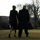 Трамп и Меланья прощаются с Белым домом: 10 трогательных фотографий
