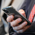 Поставки Apple и Samsung в Россию рухнули в 10 раз