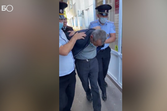 Появилось видео задержания жителя Заинска, напавшего на бывшую жену