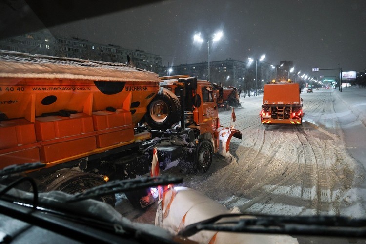 План «Буран»: для уборки дорог задействовали рекордное количество техники
