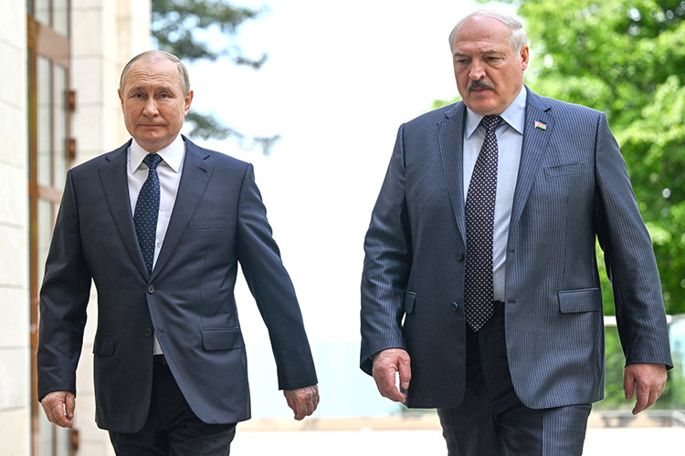 Главное к 18:00: российские войска ворвались в Золотое, Лукашенко просит Путина не «переборщить» с укреплением рубля