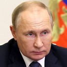 Путин предложил решать проблемы с алкоголем саморазвитием