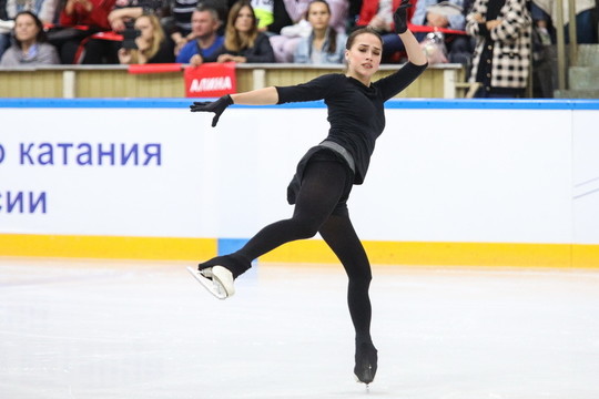 Загитова, Медведева, Трусова и Косторная – звезды фигурки на открытых прокатах