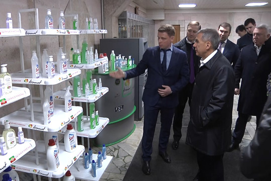 Минниханов будет лично следить за наличием антисептиков в Татарстане: «Расплодились спекулянты»