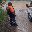 В Башкортостане спасатели на лодках эвакуируют детей из лагеря из-за роста уровня воды в реке
