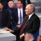 Блогер Саша Стоун обратился за помощью к Путину, чтобы у государства к блогерам «не было вопросов»
