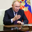 Путин поручил кабмину помочь с работой эвакуированным из приграничных районов россиянам