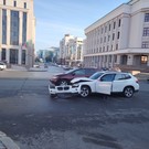 В центре Казани столкнулось две легковушки – пострадали два человека