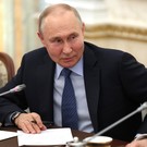 Путин сообщил, что подписывает указы о помиловании заключенных – участников СВО