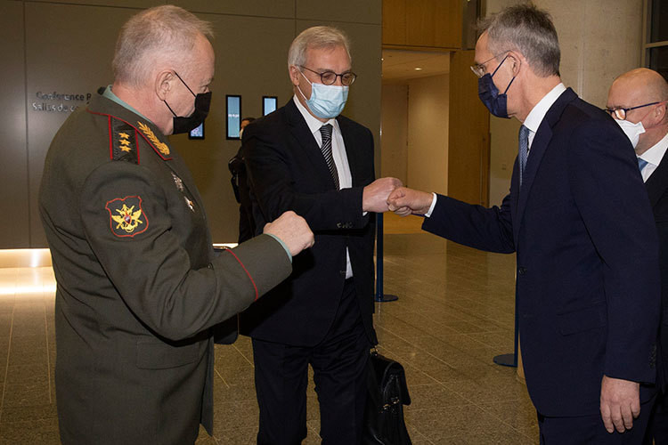 «Будем парировать военными средствами»: о чем Россия и НАТО не договорились в Брюсселе