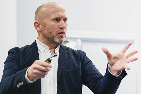 Зачем руководителям компаний разбираться в чувствах и ожиданиях сотрудников?