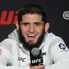 Россиянин Махачев в третий раз защитил титул чемпиона UFC в легком весе