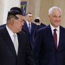 Гимны, транспаранты и красная дорожка: Белоусову устроили пышные проводы в КНДР