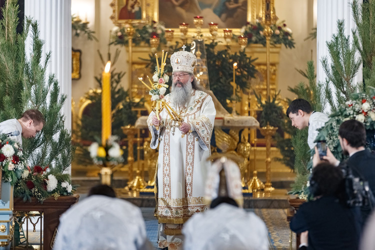 В воссозданном соборе Казанской иконы Божией Матери прошла первая рождественская служба