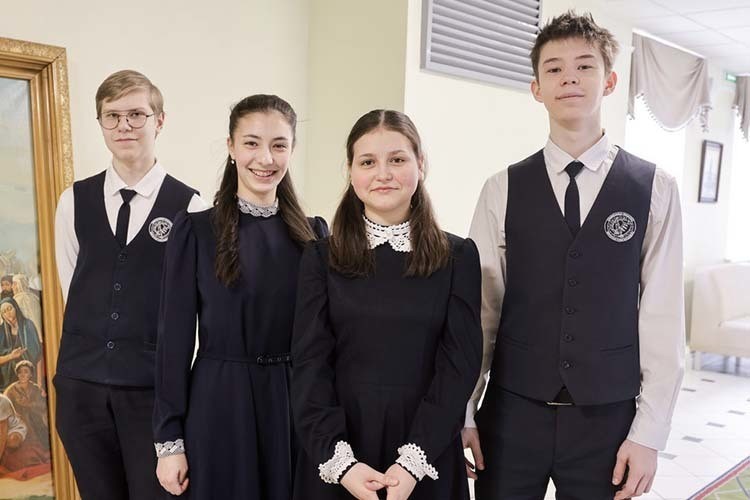 «Цветам лучше расти в саду, а не на обочине»: почему родители приходят к Русской Классической Школе