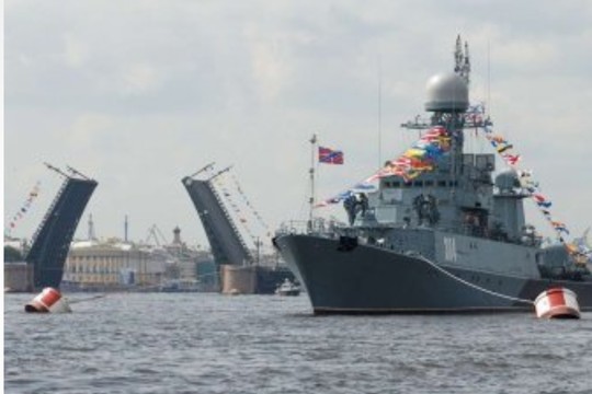 В Санкт-Петербурге прошел парад в честь дня ВМФ