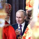 Путин посетил пасхальную службу в храме Христа Спасителя