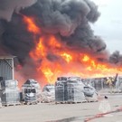 В Подмосковье загорелся склад с удобрениями на площади 1,8 тысячи квадратных метров