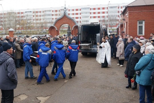 В Челнах простились с легендой КАМАЗа Павлом Полторыхиным