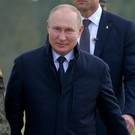 Путину на учениях «Запад-2021» упаковали булочку