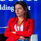 Симоньян призвала поощрять женщин за отказ от аборта
