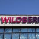 В Подмосковье из-за дождя прорвало крышу склада Wildberries 