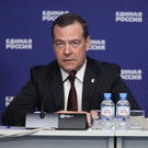Медведев: США инвестируют в смерти на Украине, но избегают их на Ближнем Востоке