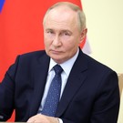 Путин подписал ряд законов об усилении контроля за миграцией