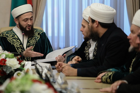 «Почему арабы должны проверять наш Коран?»