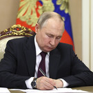 Путин наградил медалью ордена «Родительская слава» семью из Татарстана