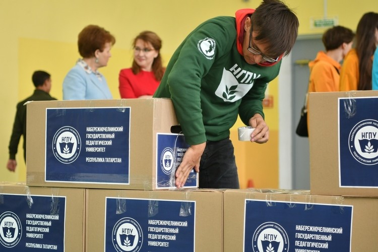 Студенты НГПУ собрали гуманитарную помощь жителям Лисичанска