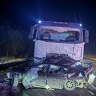 На трассе в Татарстане «ВАЗ» выехал на встречку и столкнулся с грузовиком – погибли три человека