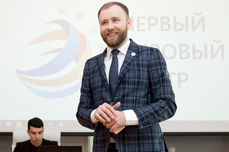 Артем Захаров, «Первый визовый центр»: «Спрос на эмиграцию вырос в 5 раз. Люди хотят запасной аэродром»