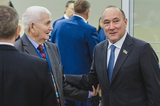 Миргалимов vs Мухаметшин: депутаты Госсовета на первой сессии выбрали спикера 