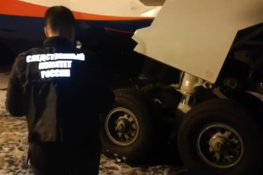 Пассажиры рассказали об аварийной посадке самолета в Барнауле