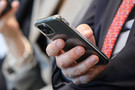 Apple ограничит мировые поставки iPhone из-за коронавируса