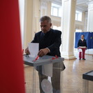 Минниханов с супругой проголосовал на выборах депутатов Госсовета РТ