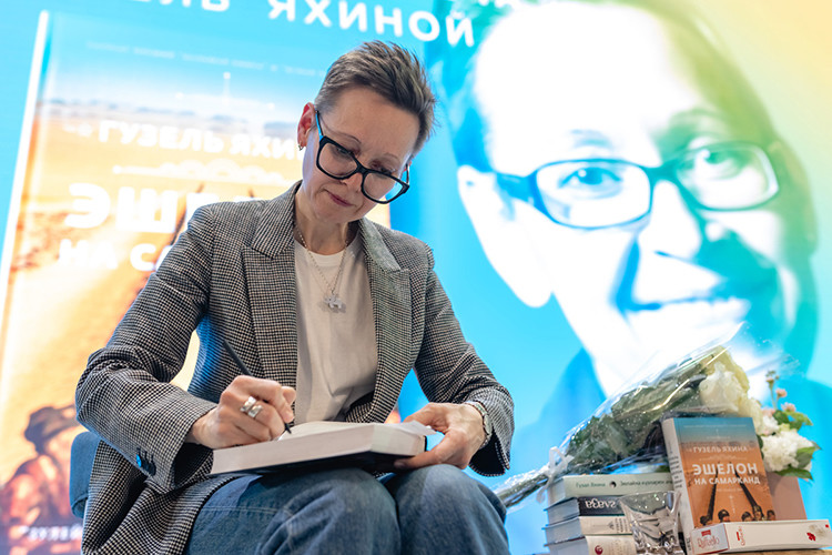Гузель Яхина представила в Нацбиблиотеке РТ новый роман «Эшелон на Самарканд»