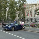 В центре Казани столкнулись Porsche за 30 миллионов рублей и Granta – водитель LADA погиб (видео)