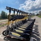 В Казани часть пользователей электросамокатов с шлемами игнорируют средства защиты