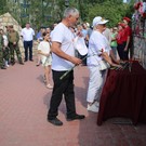 Беляев встретился с бойцами из Менделеевска. Вместе они высадили рябины в память о погибших 