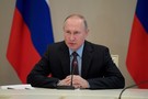 В Кремле рассказали, как Путина защищают от коронавируса