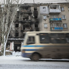Автобус с рабочими попал под обстрел ВСУ в Лисичанске