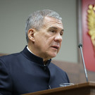 Минниханов подписал указы о повышении окладов и ежемесячных поощрений чиновников