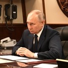 Путин поручил присвоить звание майора освобождавшему Марьинку комбату Трошину - выпускнику Казанского танкового училища