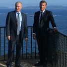 Путин провел телефонные переговоры с Макроном