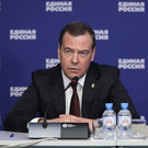 Медведев процитировал стихотворение Симонова «Убей его!» – так он ответил на планы Германии атаковать Крымский мост